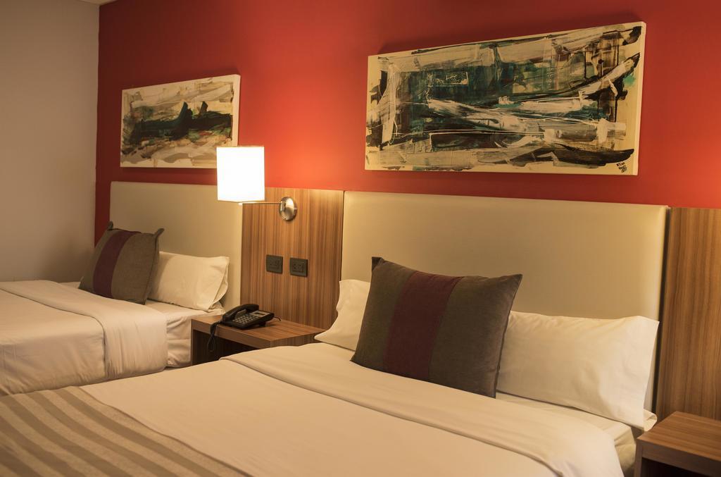 Hotel Bicentenario Suites & Spa San Miguel de Tucuman Ruang foto