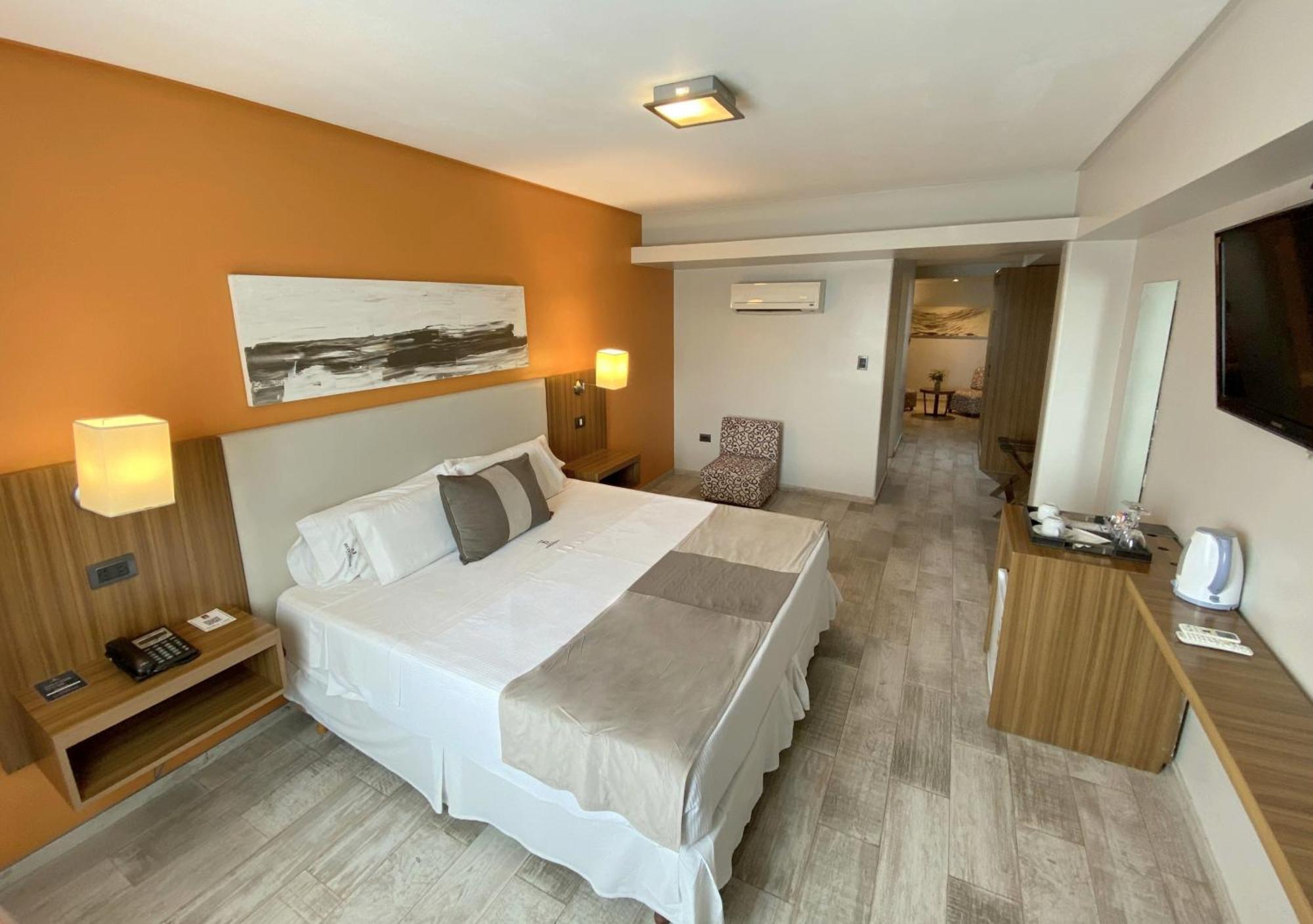 Hotel Bicentenario Suites & Spa San Miguel de Tucuman Bagian luar foto